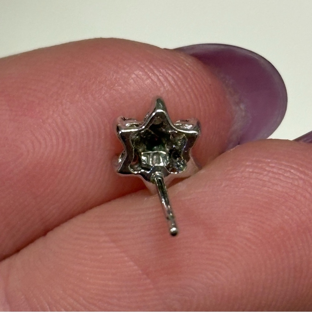 10k Diamond Flower Stud Single White Gold Earring - Picture 5 of 7